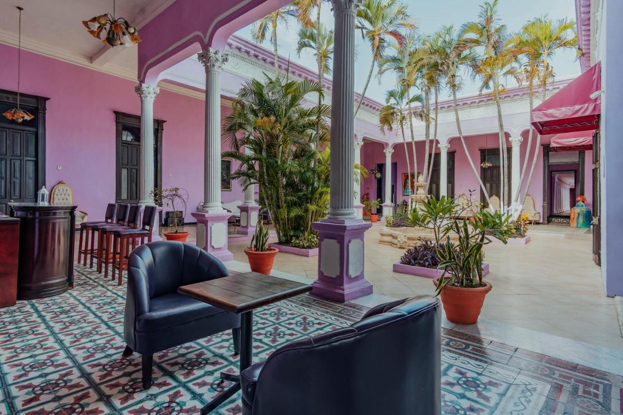 Lavanda Cas Hotel